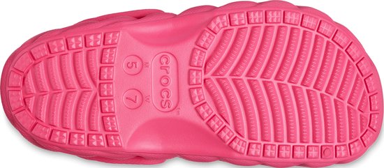 Crocs Classic Lined Overpuff Sabots pour femmes Dragon Fruit Taille 41-42