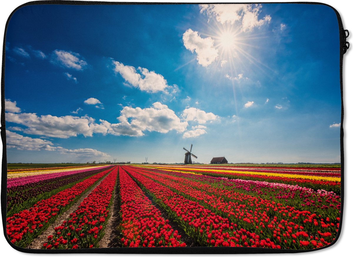 Laptophoes 14 inch - Indrukwekkend tulpenveld in Nederland - Laptop sleeve - Binnenmaat 33x23 cm - Zwarte achterkant