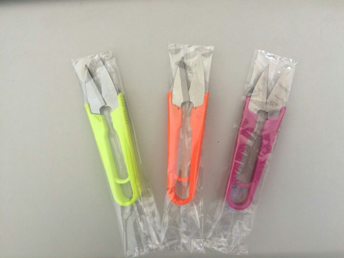 Mini Naai schaar - Naaisterschaar - Handige mini schaar - Stofscharen - Hobbyschaar - willekeurige kleur- 1 stuk