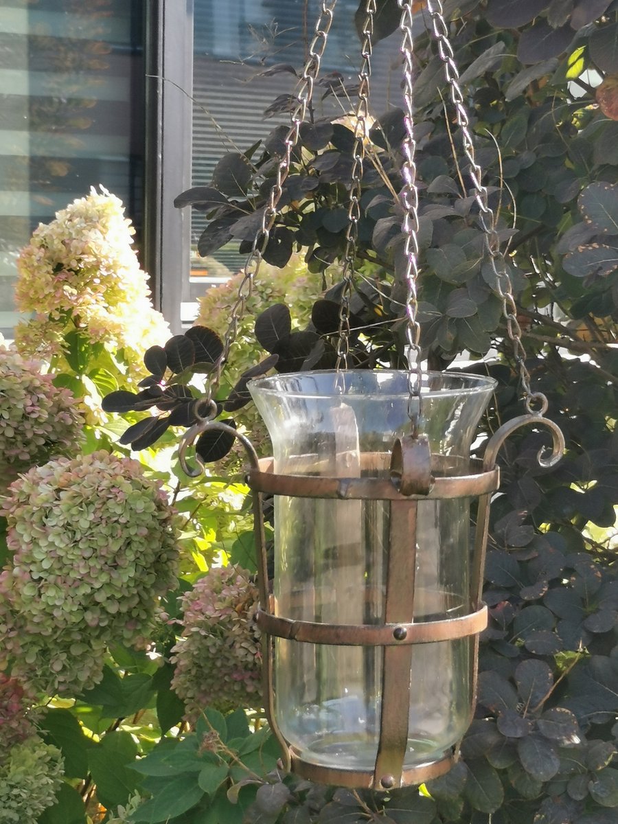 Boutique Trukado - Middeleeuws IJzeren Windlicht hangend (large) - Handgemaakt - (hxbxd) ca. 22,5cm x 24cm x 24cm