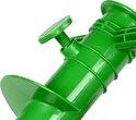 Gedetailleerde foto van de groene parasolhouder, met schroefdraad en een verstelbare knop.
