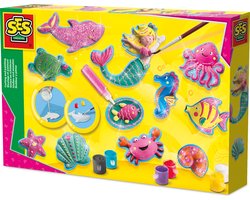 foto van SES - Gieten en schilderen - Oceaanfiguren - sneldrogend - met vormpjes, gips, verf, penseel, gladstrijkkam en glitterlijm - knutselen meisjes