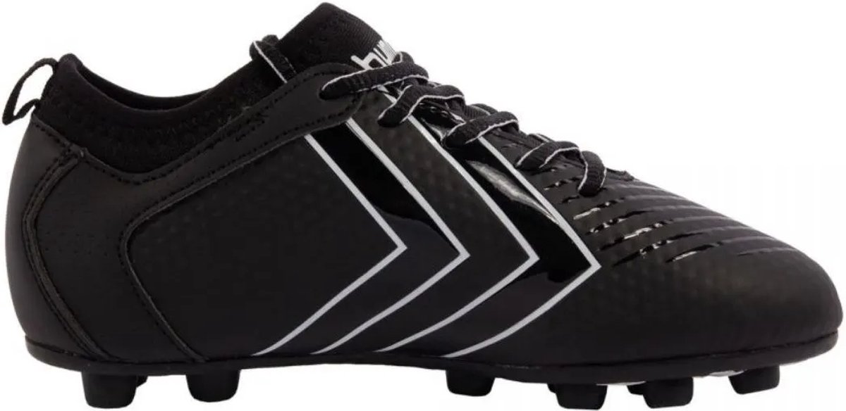 Zwarte hummel Zoom JR FG voetbalschoenen voor kinderen, maat 36, met stijlvolle details en geschikt voor grasvelden.