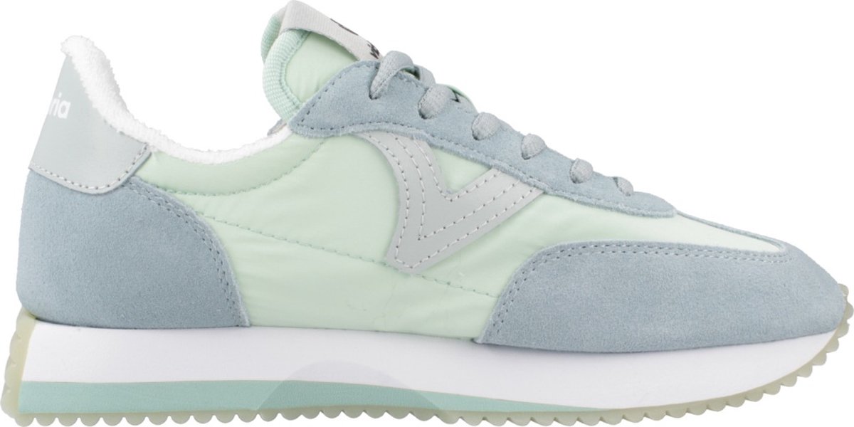 Sneakers met veters