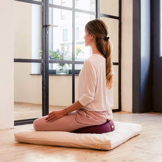 Yogakussen halve maan Shanti - halfmaankussen - meditatiekussen met overtrek van 100% katoen - yoga zitkussen halfmaanvormig met speltvulling - GOTS-gecertificeerd van Shanti Planet — afbeelding 5