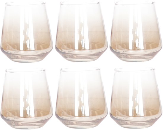 Six verres couleur ambre disposés en 2x3.