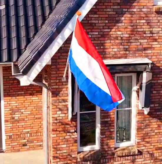 NR 102: Nederlandse vlag Nederland 100x150 cm! Vlag Nederland 100x150cm, voor gevelstok of vlaggenmast 5 meter! Premium kwaliteit!