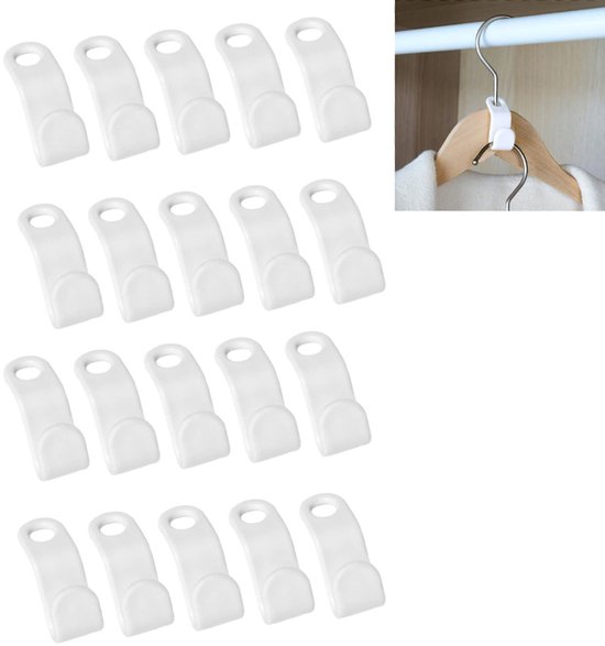 Een set van 20 witte kledinghaken, gerangschikt in vier rijen.