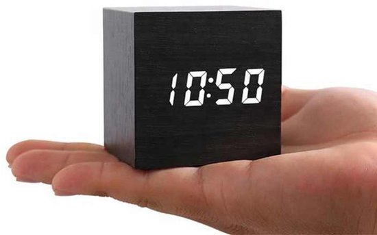 Petite horloge en bois - Horloge en bois - Bois - Zwart - Numérique - Température - 6/6CM - Mini horloge - Perfect pour votre table de chevet - Batterie/USB - CHPN