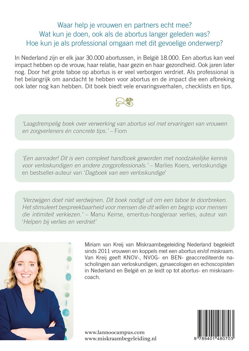 Vrouwen met een boek over abortus, met een portret van Miriam van Kreij