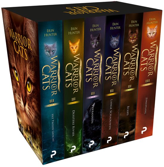 Coffret de 6 livres Warrior Cats avec des images de chats et des titres dorés.