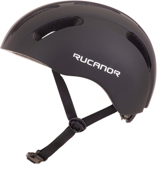 Casque de vélo Rucanor noir avec inscription blanche, sangles et boucle.