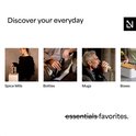 Collage met LARS NYSØM-producten: molens, flessen, mokken en dozen.