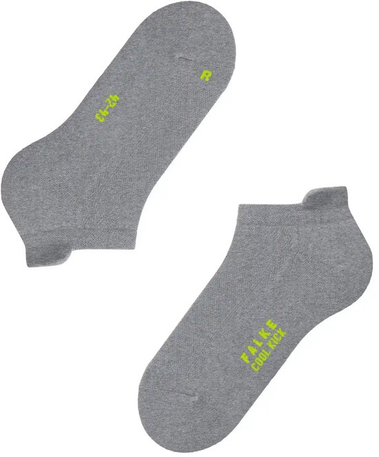 Paar grijze Falke 'COOL KICK' enkelsokken met gele tekst en 'R' markering.