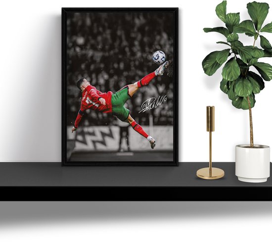 Cristiano Ronaldo Poster met Lijst – Portugal – Handtekening Design – 23 x 33 cm – Voetbal Wanddecoratie – Cadeau voor CR7 Fans