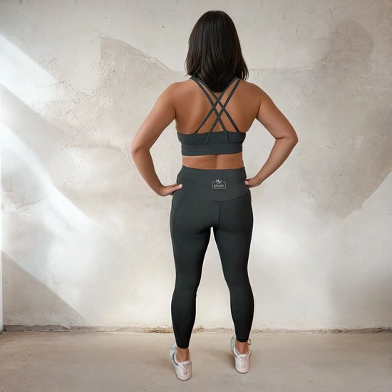 YV SPORT Sportlegging dames Miami - Met handige zakken - Zakt gegarandeerd niet af - Premium kwaliteit - Squat-proof - Dikke, ademende stof - Stevige tailleband - Perfect fit - Sport legging dames - Groen - Maat L van YV SPORT — afbeelding 4