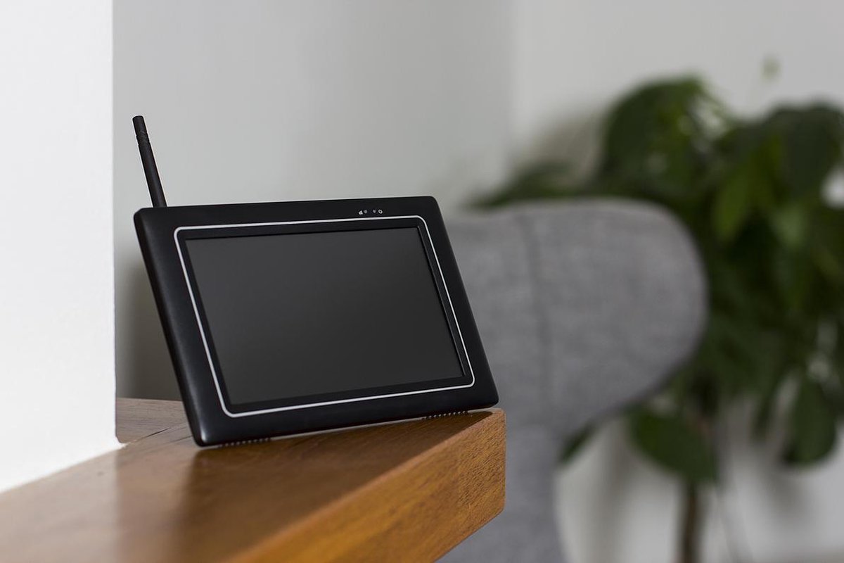 Afbeelding 3 van SecuFirst CWL401S/2 Draadloze 3 megapixel Beveiligingscamera met monitor - 7 inch touchscreen + 2 camera's - Zwart - Gratis app