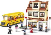 Sluban schoolbus en en basisschool