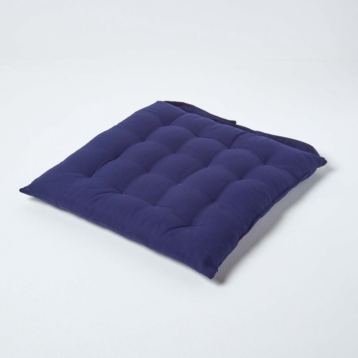 Homescapes stoelkussen – katoenen zitkussen – marineblauw – 40x40 cm – met lint – voor eetkamer & buitengebruik