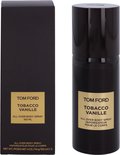 Tom Ford Tobacco Vanille body spray en doos, 150 ml, met goudkleurige etiketten.