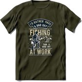 A bad Day Fishing - Vissen T-Shirt | Beige | Grappig Verjaardag Vis Hobby Cadeau Shirt | Dames - Heren - Unisex | Tshirt Hengelsport Kleding Kado - Leger Groen - L