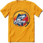 Fishing - Vissen T-Shirt | Grappig Verjaardag Vis Hobby Cadeau Shirt | Dames - Heren - Unisex | Tshirt Hengelsport Kleding Kado - Geel - XL