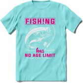 Fishing Has No Age Limit - Vissen T-Shirt | Roze | Grappig Verjaardag Vis Hobby Cadeau Shirt | Dames - Heren - Unisex | Tshirt Hengelsport Kleding Kado - Licht Blauw - XL
