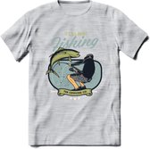 Fishing - Vissen T-Shirt | Grappig Verjaardag Vis Hobby Cadeau Shirt | Dames - Heren - Unisex | Tshirt Hengelsport Kleding Kado - Licht Grijs - Gemaleerd - XL