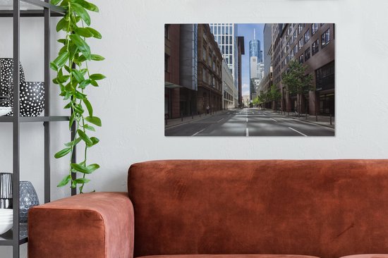 Tableau sur toile Rue vide à Francfort - 60x40 cm - Décoration murale