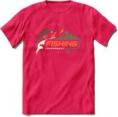Fishing Club - Vissen T-Shirt | Grappig Verjaardag Vis Hobby Cadeau Shirt | Dames - Heren - Unisex | Tshirt Hengelsport Kleding Kado - Roze - XL