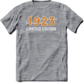 1923 Limited Edition T-Shirt | Goud - Zilver | Grappig Verjaardag en Feest Cadeau Shirt | Dames - Heren - Unisex | Tshirt Kleding Kado | - Donker Grijs - Gemaleerd - L