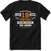 19 Jaar Legend T-Shirt | Goud - Wit | Grappig Verjaardag en Feest Cadeau Shirt | Dames - Heren - Unisex | Tshirt Kleding Kado | - Zwart - S