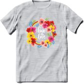 Love Is Love | Pride T-Shirt | Grappig LHBTIQ+ / LGBTQ / Gay / Homo / Lesbi Cadeau Shirt | Dames - Heren - Unisex | Tshirt Kleding Kado | - Licht Grijs - Gemaleerd - M