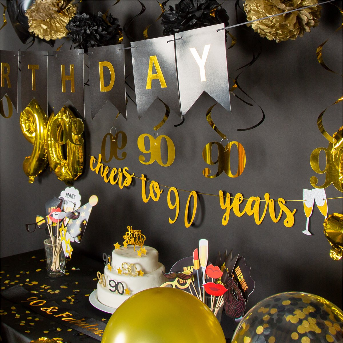 Achat Fissaly® 40 Anniversaire Décoration Parure - Ballons – Anniversaire  Homme & Femme - Noir et Or en gros