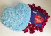 Gustiana Liefdespakket - i Love Milka Chocolade + Hart kussen Aqua Blauw 35cm