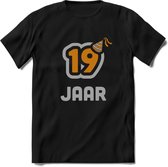 19 Jaar Feest T-Shirt | Goud - Zilver | Grappig Verjaardag Cadeau Shirt | Dames - Heren - Unisex | Tshirt Kleding Kado | - Zwart - 3XL