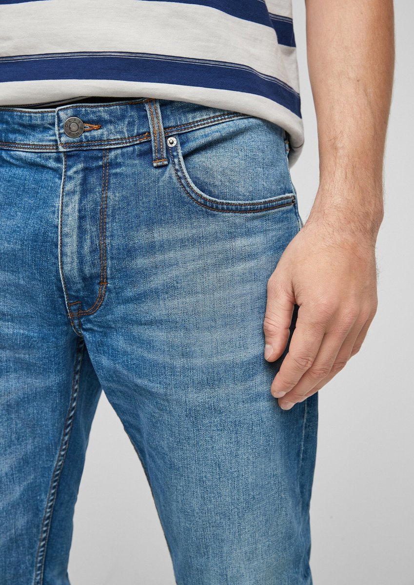 s.Oliver heren Slim Jeans 44.899.71.3153 Kg