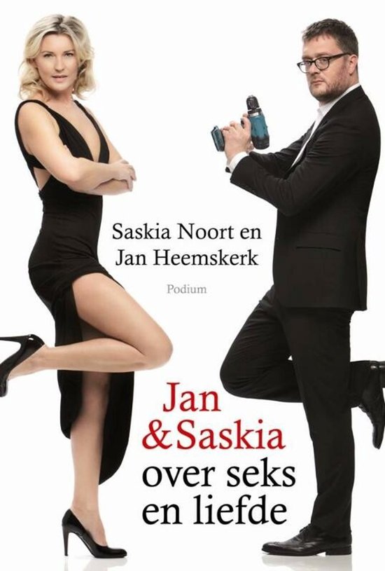 Jan Heemskerk in pak met bril houdt boormachine vast. Saskia Noort in zwarte jurk met hoge split.