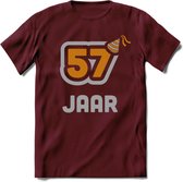 57 Jaar Feest T-Shirt | Goud - Zilver | Grappig Verjaardag Cadeau Shirt | Dames - Heren - Unisex | Tshirt Kleding Kado | - Burgundy - M