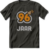 96 Jaar Feest T-Shirt | Goud - Zilver | Grappig Verjaardag Cadeau Shirt | Dames - Heren - Unisex | Tshirt Kleding Kado | - Donker Grijs - 3XL