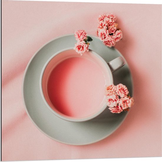 Dibond - Roze Tafelkleed, Drank en bloemetjes - 80x80cm Foto op Aluminium (Wanddecoratie van metaal)