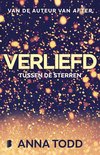 Tussen de sterren 1 - Verliefd Tussen de sterren 1 - Verliefd