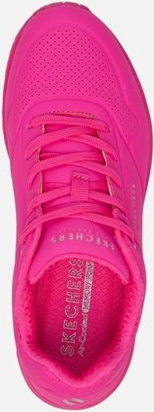 Reebok x Cardi B Club C sneakers Roze - Schoenen.nl