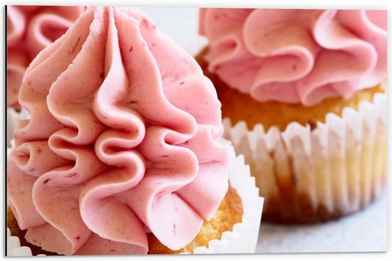 Dibond - Cupcakes met Roze Topping - Foto op Aluminium (Wanddecoratie van metaal)