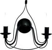 De Belleville kroonluchter is er ook in wandlamp formaat. Zeer klassieke en eenvoudige vorm met twee lichtpunten. Sier je interieur met een zwart, bruine of beige Belleville wandlamp.