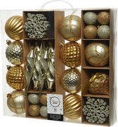 50x Goud/champagne kerstballen en figuur hangers 4-8-15 cm - Glans en glitter - Mix - Onbreekbare plastic kerstballen - Kerstboomversiering goud
