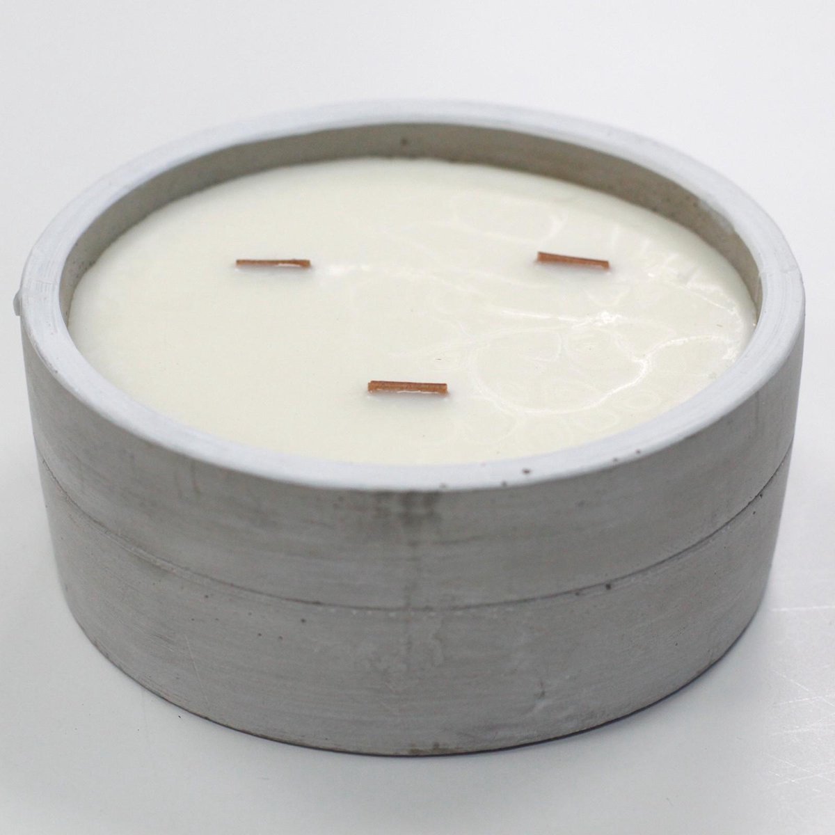 Soja Was Kaars in Betonnen Pot - Large - Patchouli & Donker Amber
