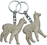 Set van 4x stuks houten witte lama sleutelhangers van 5,5 cm - Alpaca of Lama dieren cadeau artikelen