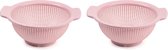 Set de 2x passoire de cuisine en plastique rose clair 27 x 24 x 10 cm - Accessoires de cuisine passoire en plastique - Drain