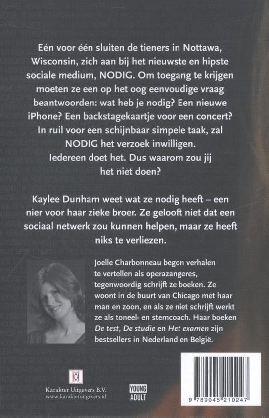 Boekomslag achterkant met synopsis en auteursinformatie. Tekst met auteursfoto.